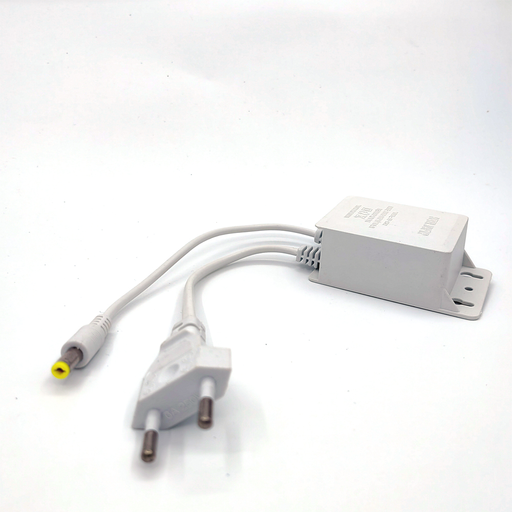 Białe wejście AC 100-240 V DC  – Outdoor Power Plug In recenzja i cena