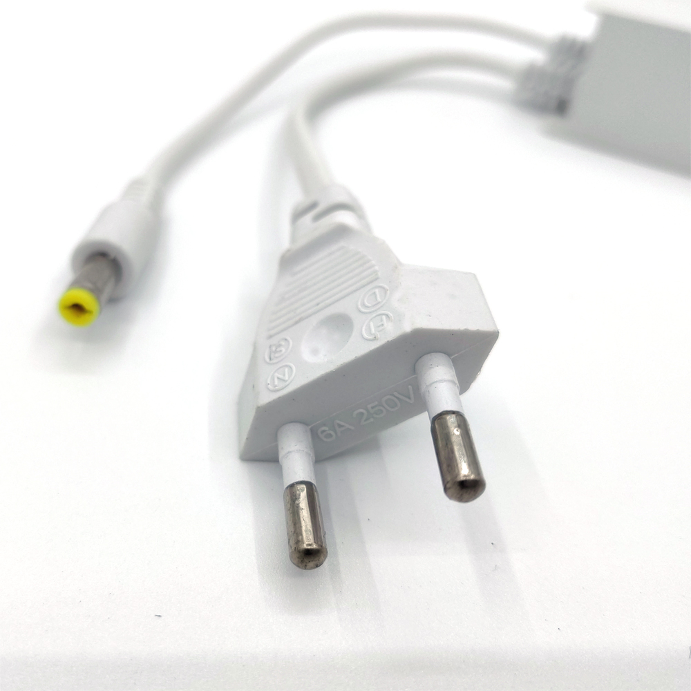 Białe wejście AC 100-240 V DC  – Outdoor Power Plug In recenzja i cena